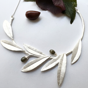 Green Olive Necklace, halsband silver / guld