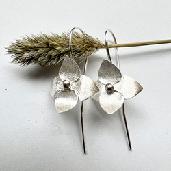 Örhängen Blomsterkornell - Silver