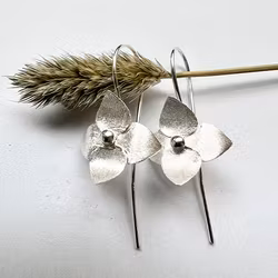 Örhängen Blomsterkornell - Silver