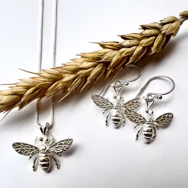 Örhängen Blomsterbi - Silver
