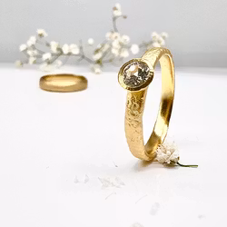 Misty Forest "Teardrop" Ring - 18K Gulguld