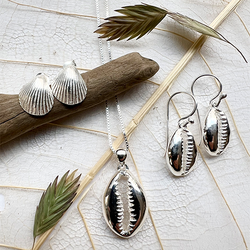 Örhängen Petite Shell - Silver