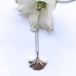 Halsband Fluttering Leaves - Silver