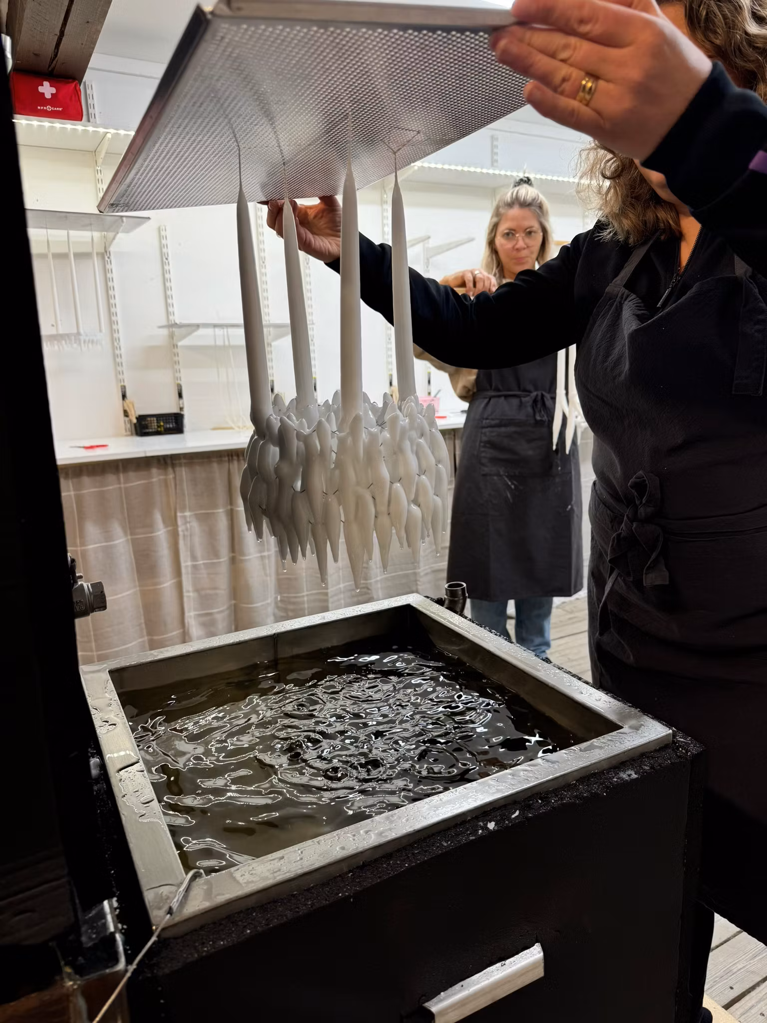 DECEMBER onsdag 10/12 Stöp dina egna ljus. Dagtid 10-14