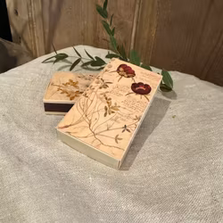 Tändstickor med smultron