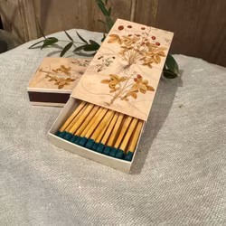 Tändstickor med smultron