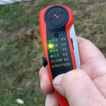 Stängseltestare med kniv och bultspännare