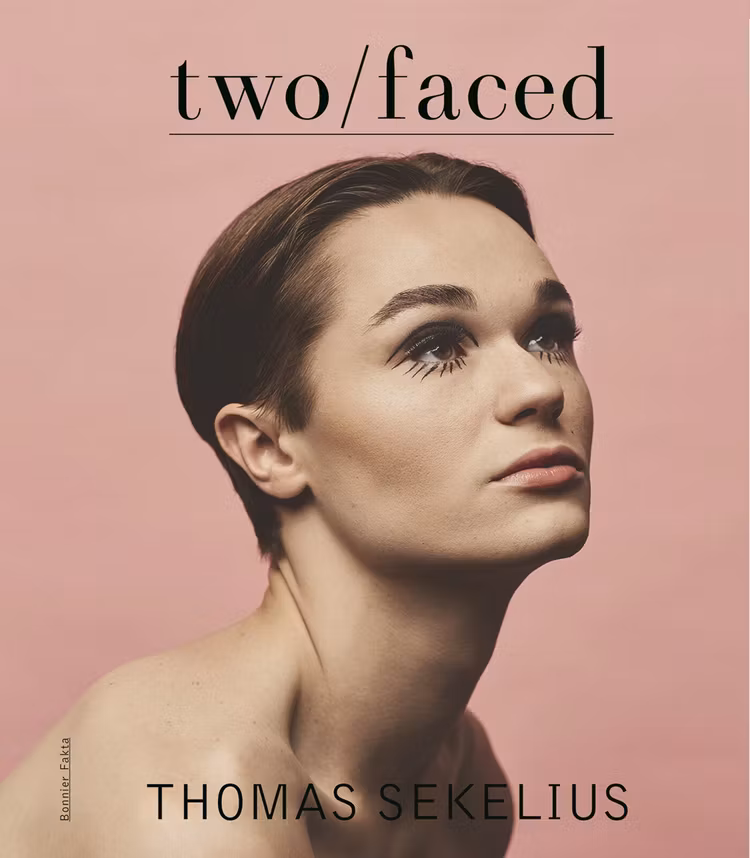 Two faced - finns i Rutströms bokhandel