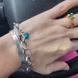 Stelt smalt armband med mantra