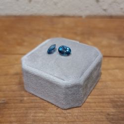 Oval grönblå Topaz 6x8mm