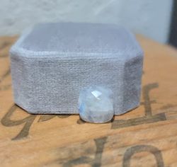 Rosenslipad vit Månsten 12x12mm