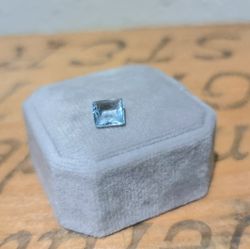 Topaz ljusblå princesslipad 7x7mm