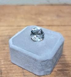 Klarvit specialslipad bergskristall 8-kantig 12x12mm
