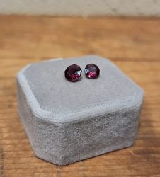 Granat rhodolit specialslipad 9-kantig 6,8mm el 6,3mm
