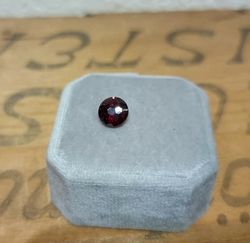 Granat rund checkerboardslipad 8mm