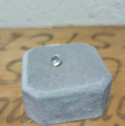 Vit opal  L. Ridge specialbriljantslipadca 6mm