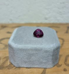 Rhodolit Granat treuddad 9x7.5mm