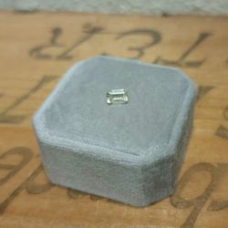 Ljusgrön Baguettslipad Heliodor (Beryll) 6x4mm