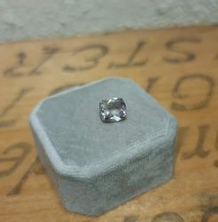Violett kuddslipad skapolit 8,9 x 8 mm