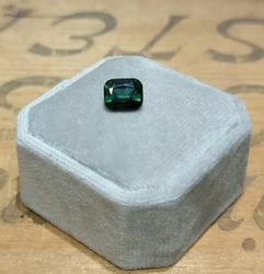 Grön turmalin kuddslipad 8,6x7mm