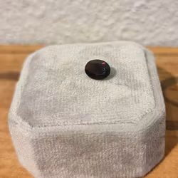 Mörkröd granat 8.1x6x3.6mm