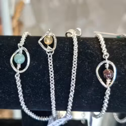 Armband Gaudium med månadssten