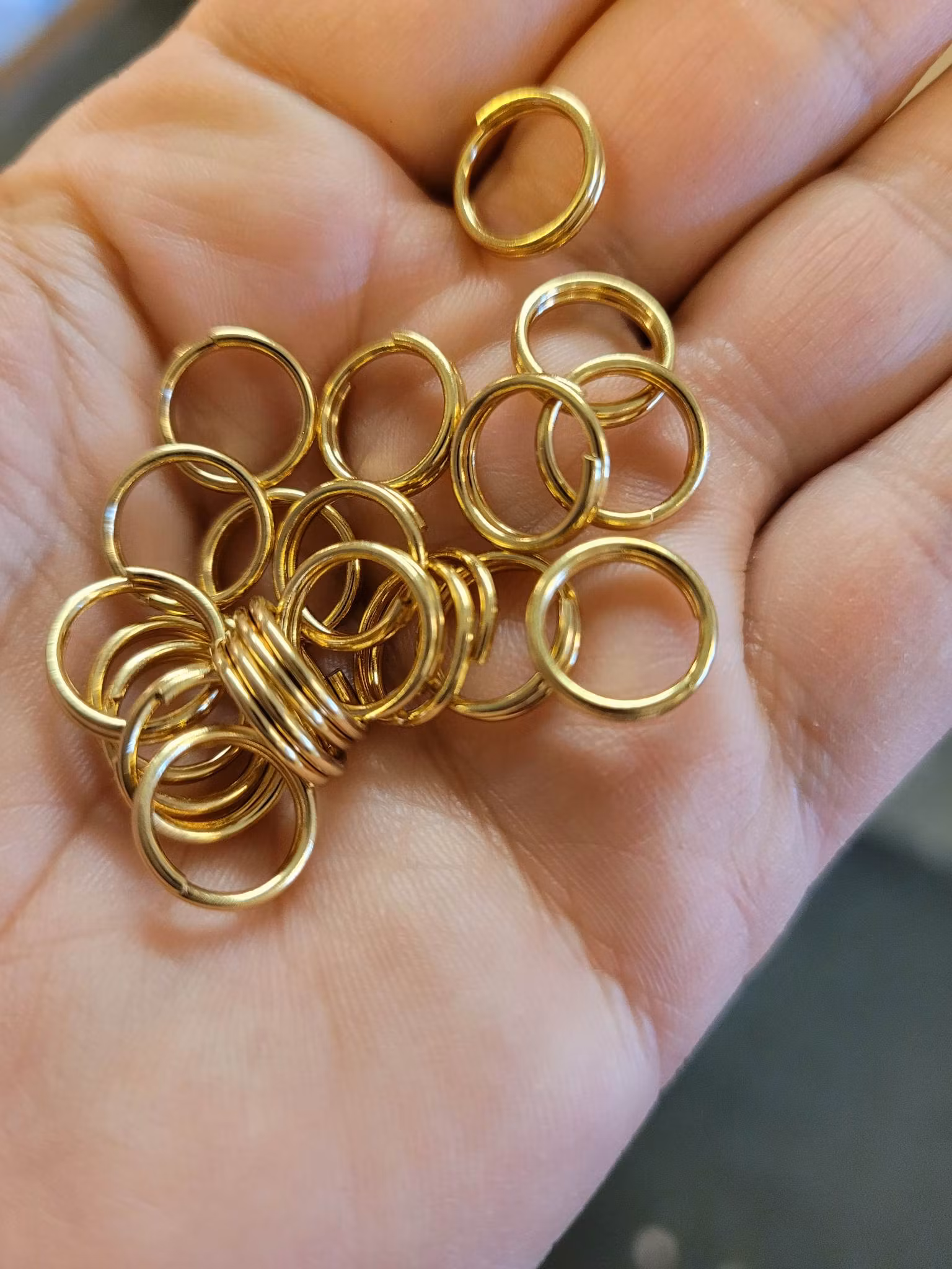 Dubbla motringar 10x2mm guld 20stk