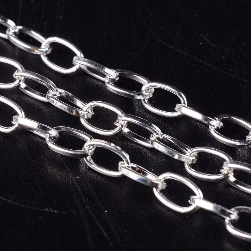 666 Kedja silverpläterad i metervara 6.9×3.8×0,9mm