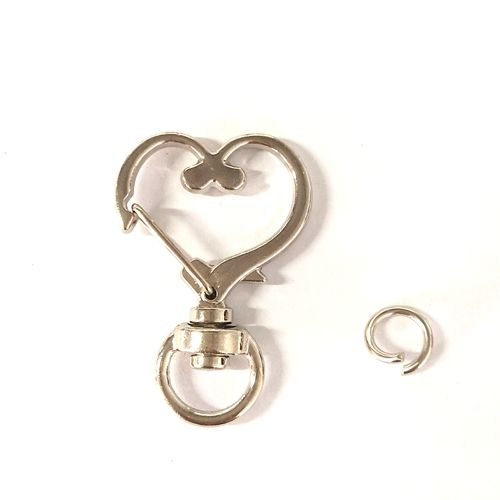 1643 Nyckelring hjärta silverfärg