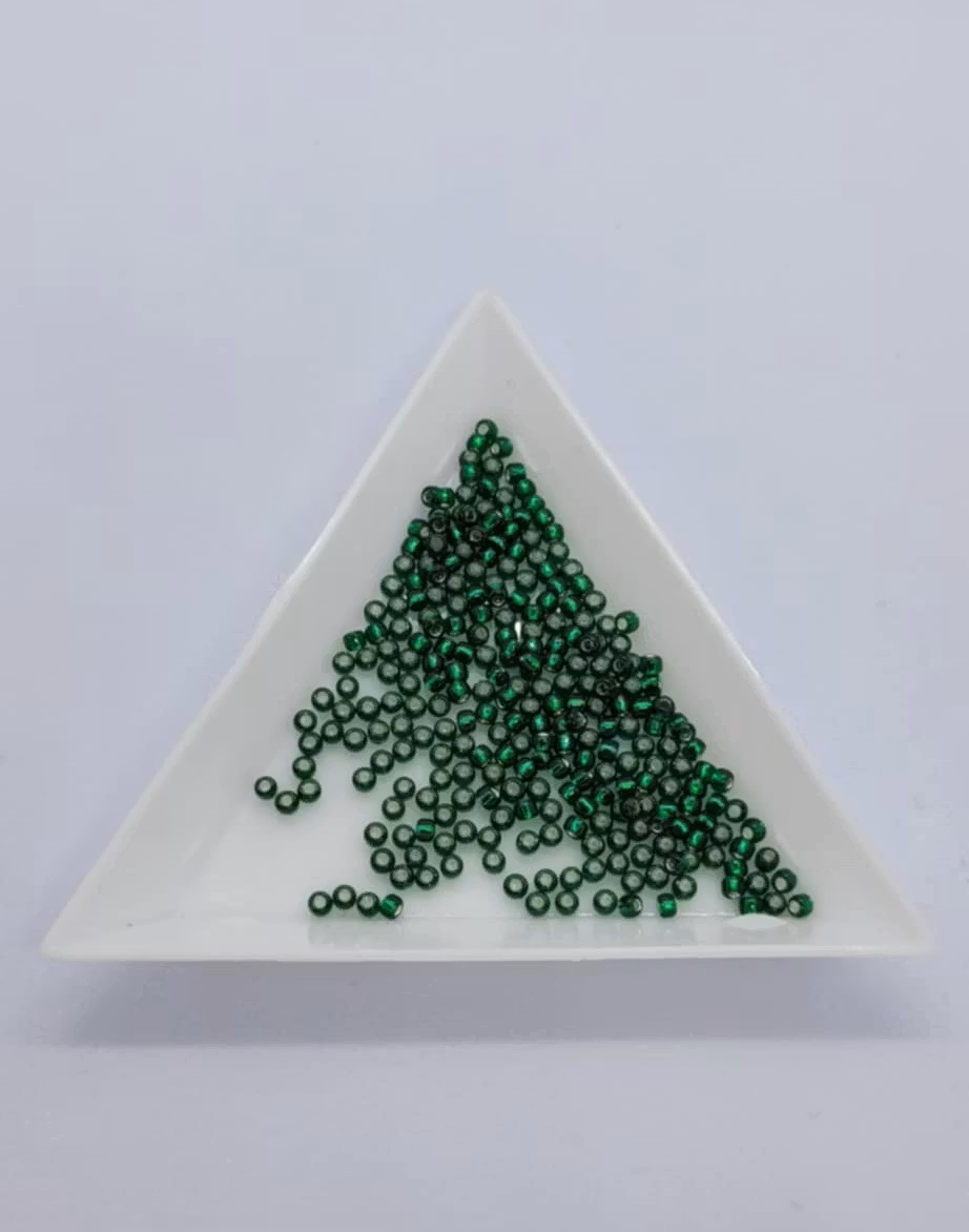Toho 11/0 ( 67 ) silverlined mörkgrön 40gram