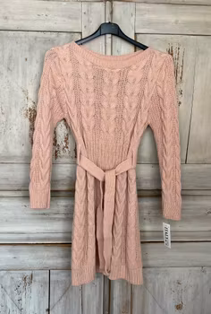 Kabelstickad klänning rosa