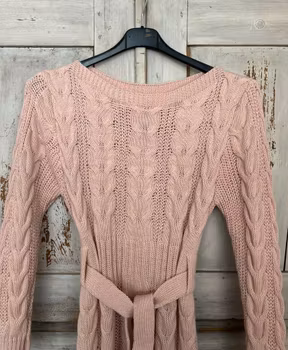 Kabelstickad klänning rosa