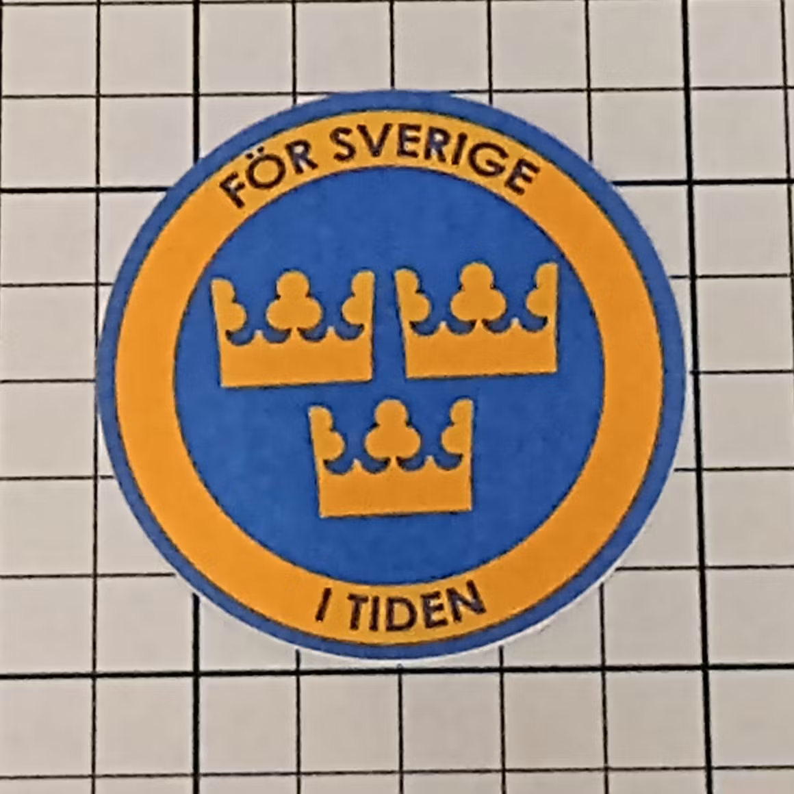 För Sverige i tiden - Klistermärke