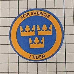 För Sverige i tiden - Klistermärke