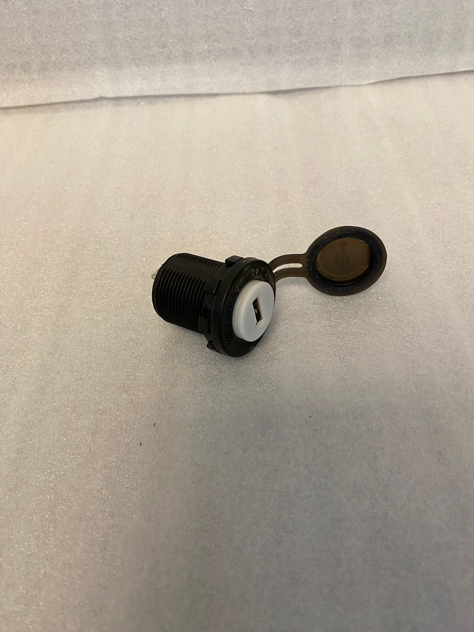 USB-uttag - Sur-Ron Light Bee