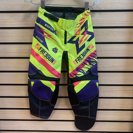 Freegun - Byxa barn strl 10/11