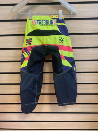 Freegun - Byxa barn strl 10/11