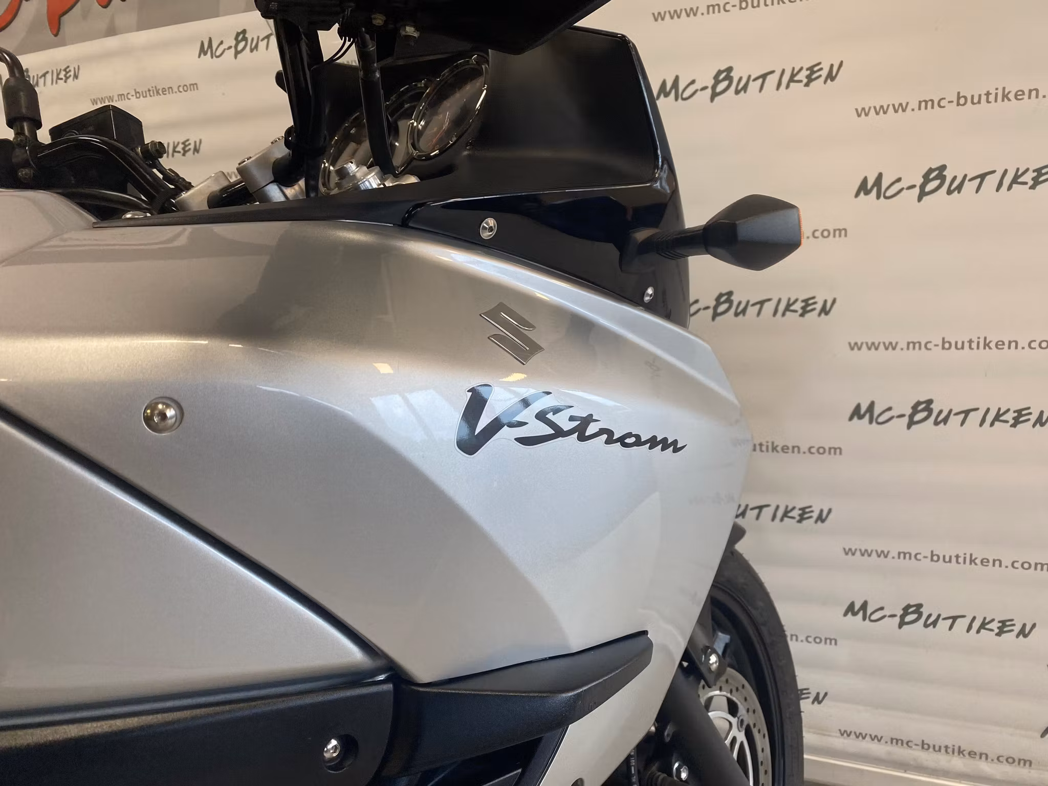 14 Suzuki Cycles DL1000 V-Strom 1.0