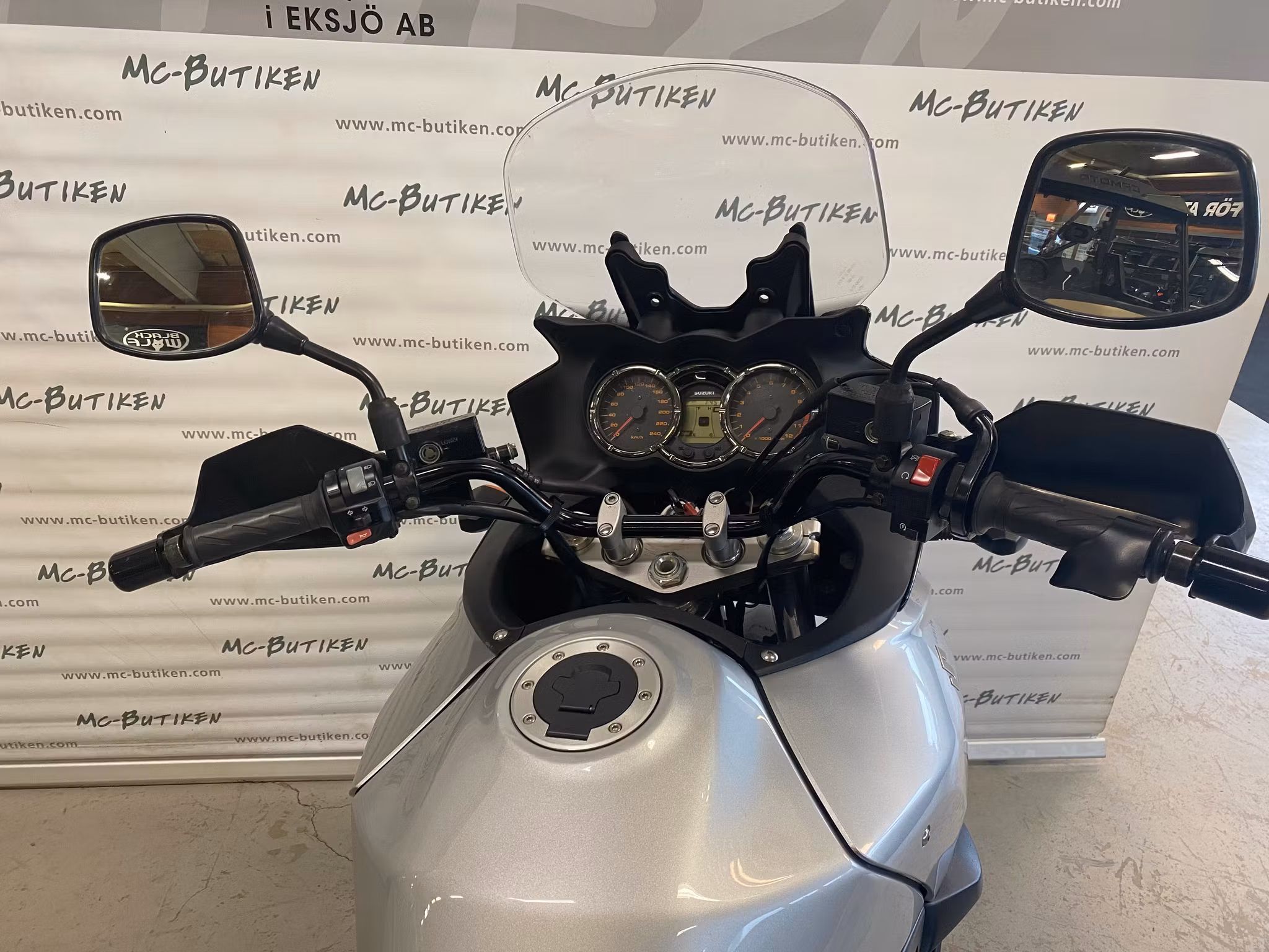 14 Suzuki Cycles DL1000 V-Strom 1.0