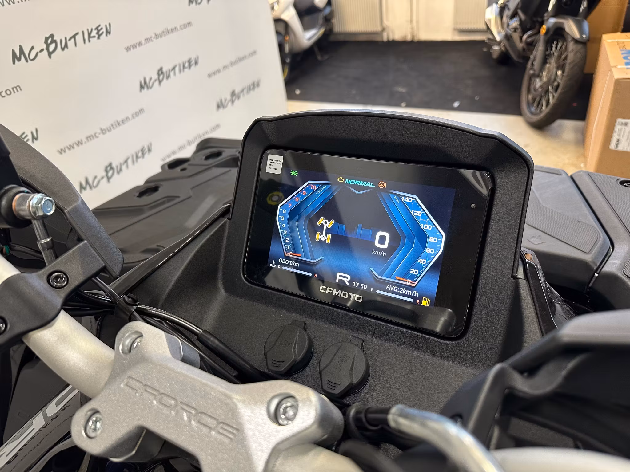 CFMOTO CFORCE 850 TOURING BLACK EDITION - NEBULA BLACK