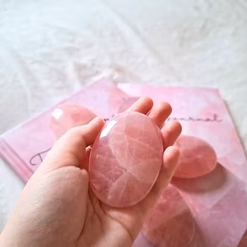 Rosenkvarts handsten