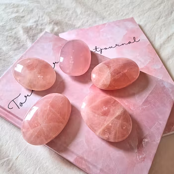 Rosenkvarts handsten