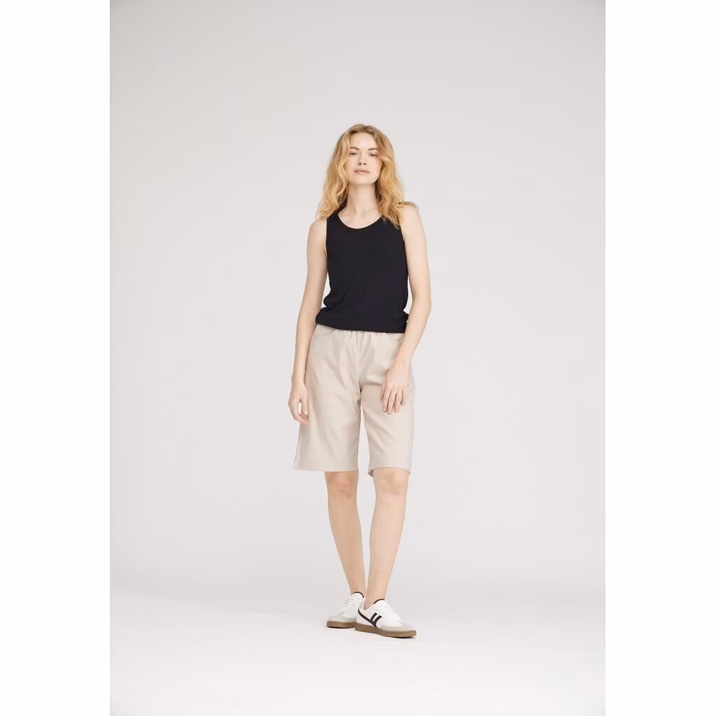 Donna loose shorts sand