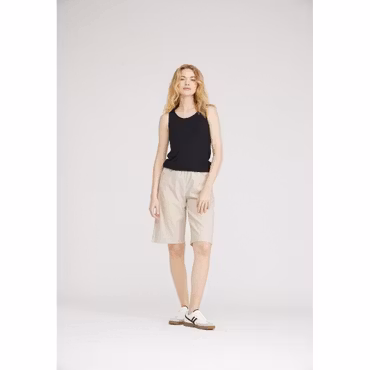 Donna loose shorts sand