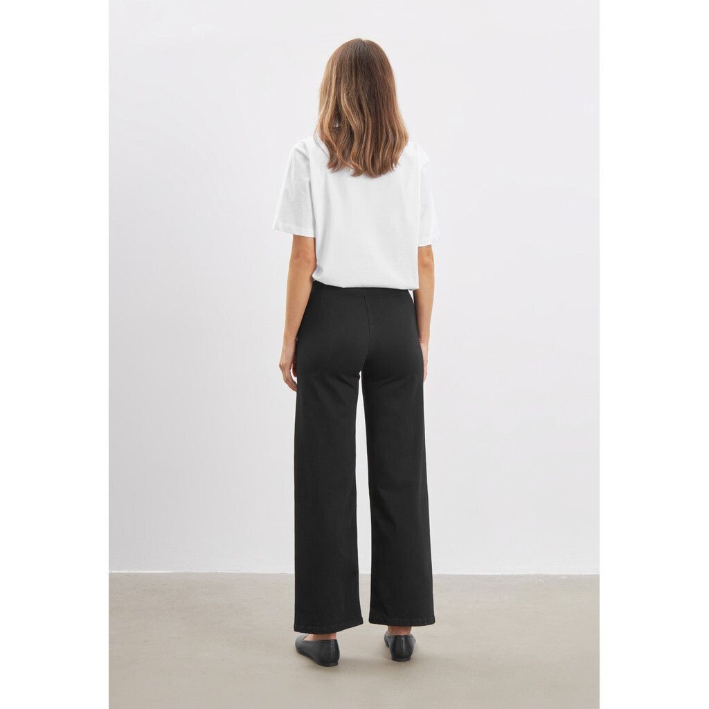Donna loose black denim