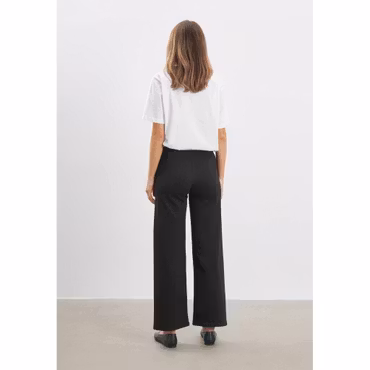 Donna loose black denim