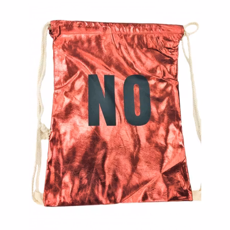 Gympapåse med texten "NO", rödaktig