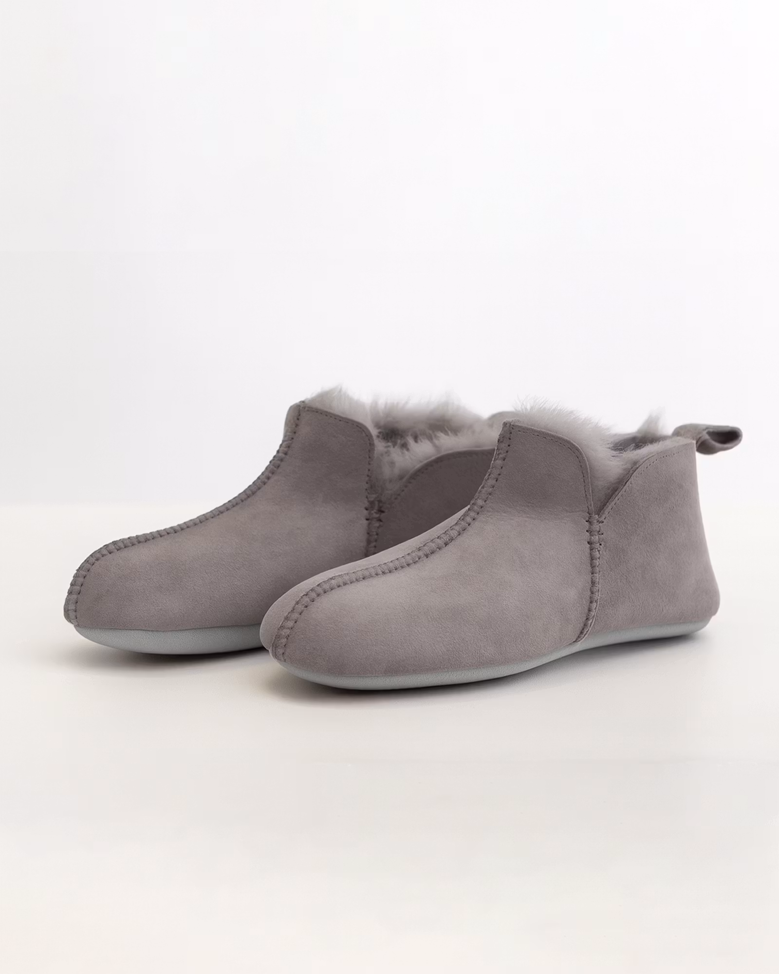 FJÄLLNÄS Nilkkakorkea lampaannahka – vaaleanharmaa (EU36-EU46)