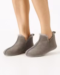 FJÄLLNÄS Ankle High Sheepskin – Light Grey (EU36-EU46)