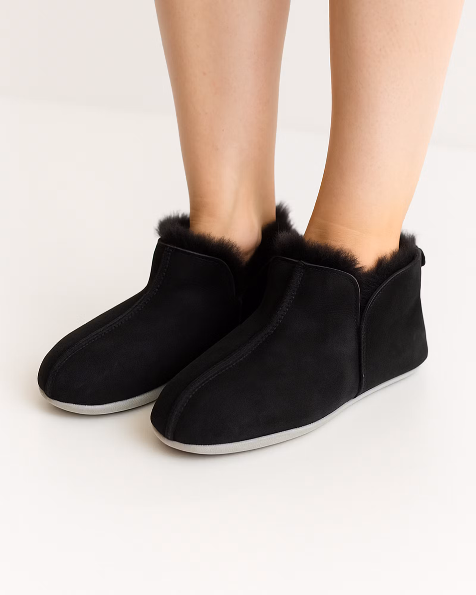 FJÄLLNÄS Nilkkakorkea lampaannahka – musta (EU36-EU46)